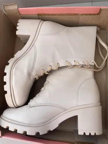 Bota Coturno Bebecê Bege Cano Médio Salto Tratorado Nº 38