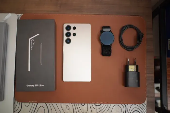 Samsung Galaxy S25 Ultra 512GB + Galaxy Watch4