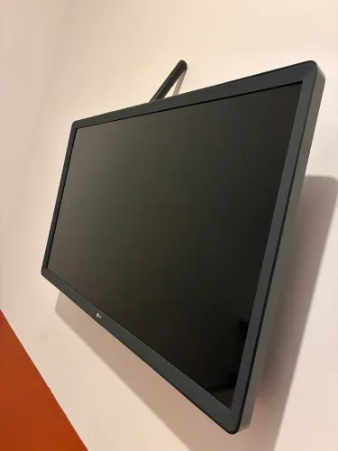 Smart TV LG 32?, modelo 32LM625BPSB.