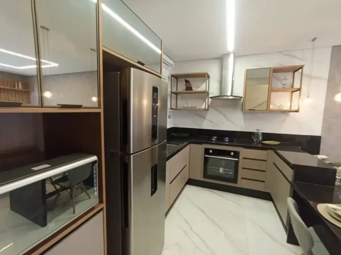 Triplex, condominio, porteira Fechada, 2 quartos, 2 suítes, em Guilhermina - Praia Grande