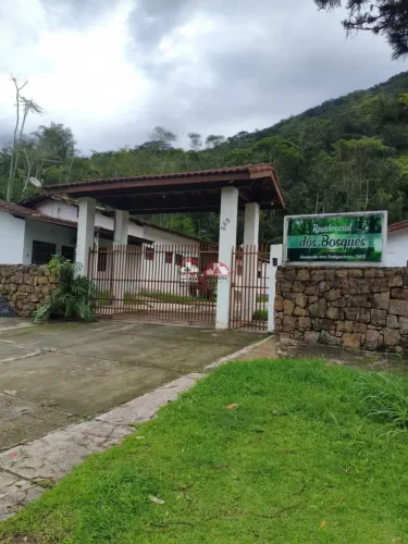 CASA EM CONDOMÍNIO