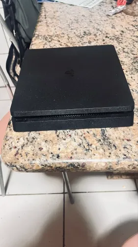 Playstation 4 slim + fifa 19 + pes 2021