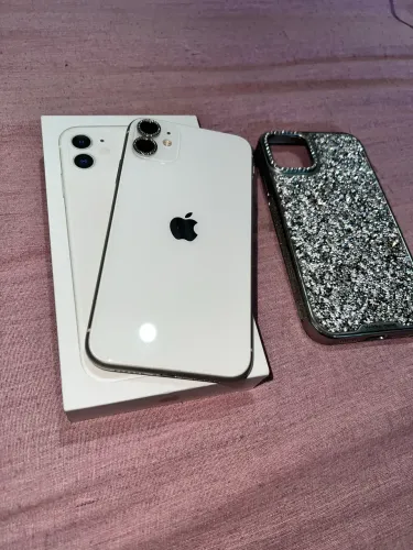 iPhone 11 branco | 64g | semi novo