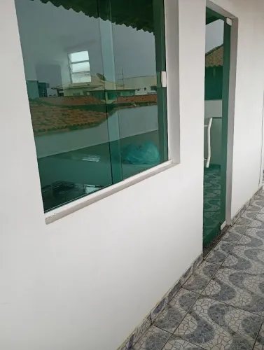 SALA /QUARTO C/ GARAGEM.