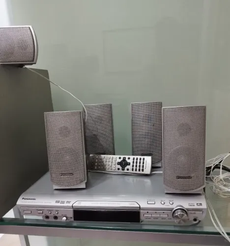 home thearter Panasonic super grave modelo SA-HT530