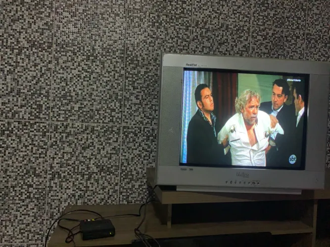 Tv de tubo slim 20 polegadas