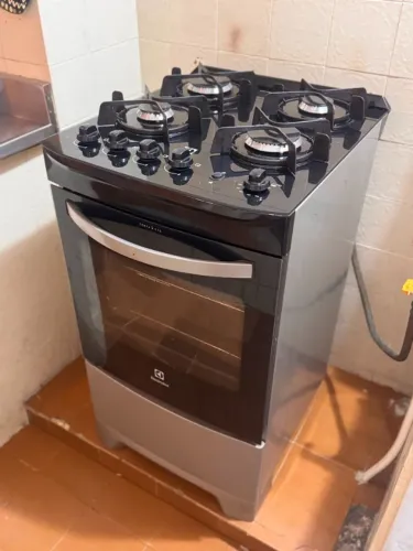 Fogão 4 bocas Electrolux Preto Efficient Mesa Vidro, Tripla Chama e PerfectCook