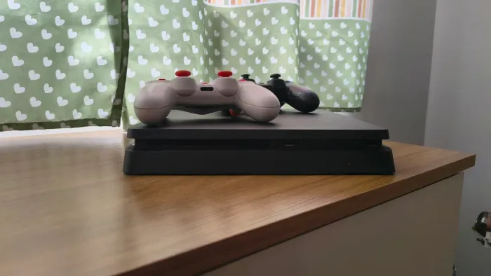 Ps4 slim com jogos