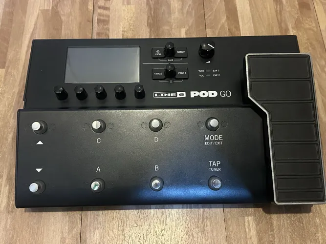 Pedal de Multi-Efeitos Line 6 POD Go para Guitarra e Baixo com 306 Efeitos
