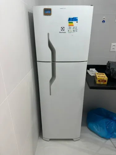 Geladeira super conservada