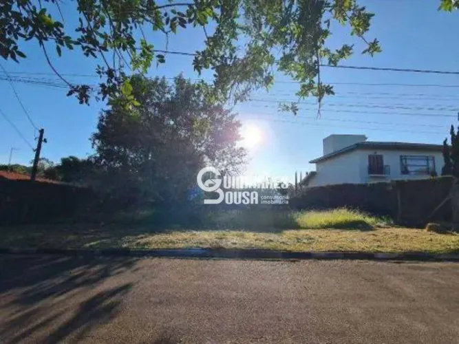 Terreno plano a venda no Residencial Recanto dos Canjaranas