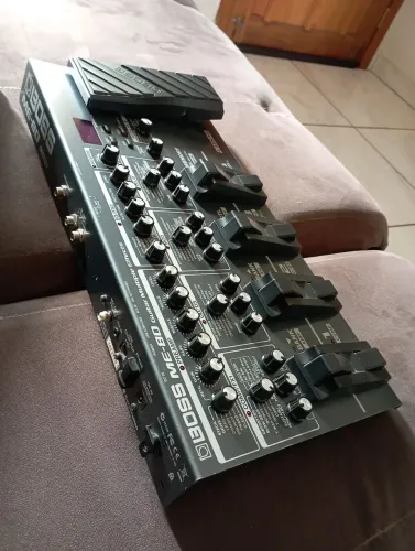 Pedaleira BOSS ME-80