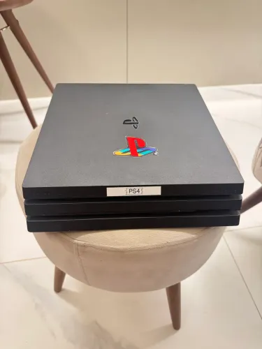 PlayStation 4 Pro 1TB - Modelo CUH-7215B