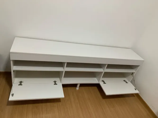 Rack suspenso, pode ser usado no chão também, com os pés 