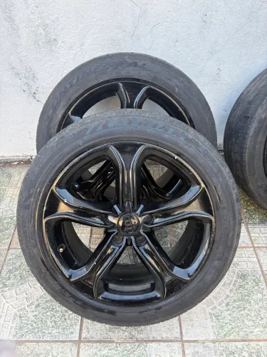 VENDO JOGO DE RODAS AUDI ARO 17 + PNEUS