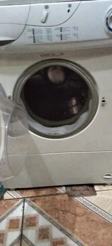 Máquina de lavar. Centrifugadora
