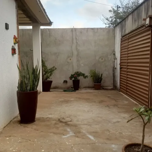 Vendo/ troco casa menor com volta - Cidade Jardim - Aberta negociação