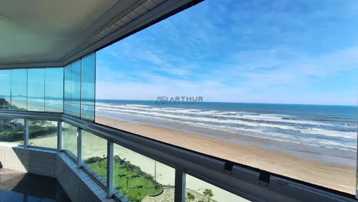 Apartamento à venda Frente Mar no bairro Solemar em Praia Grande