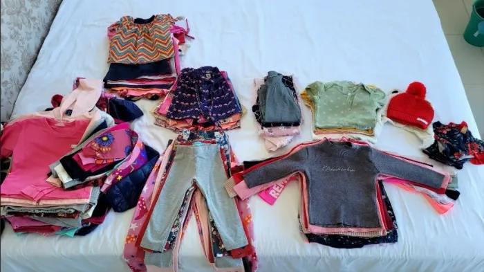 Lote de roupas infantis menina.(Semi novas e usadas) Tamanhos 2 ao 4.