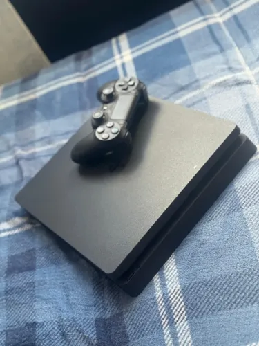PS4 1Tb + jogos originais + cabos