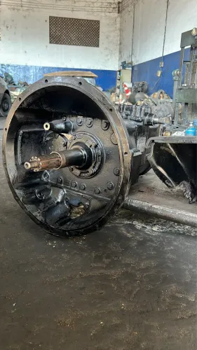 Caixa de câmbio ZF S5-680 - (NA TROCA) - Revisada