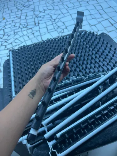 Vendo 49 cabides/ suporte de parede