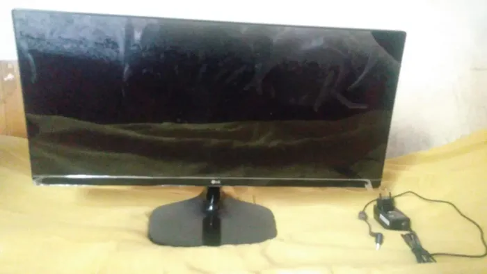 Monitor LG 25" UltraWite?