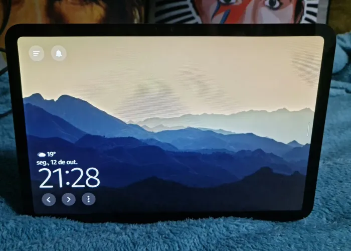 Echo show 11 com suporte na caixa