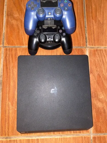 PS4 SLIM 1TB