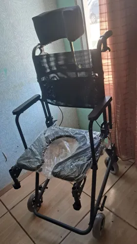 Vendo uma cadeira de banho reclinavel