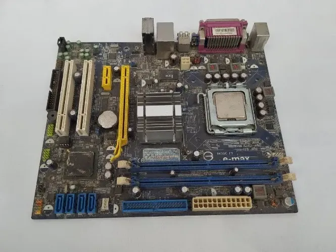 placa mãe e-max para peças 