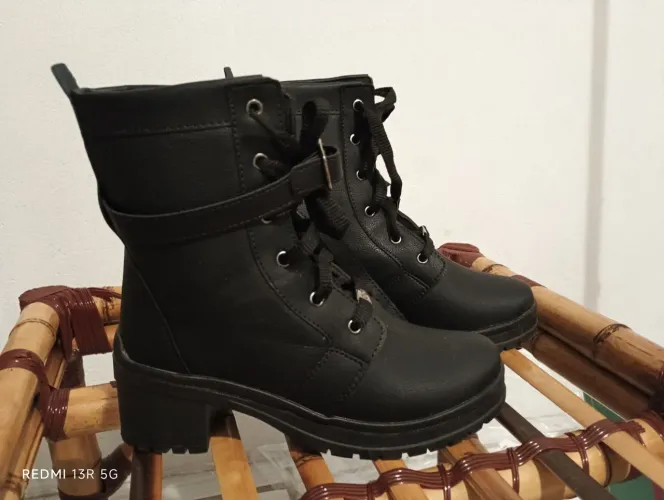 Vendo bota coturno infantil 