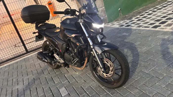 Fz25 verde fosco