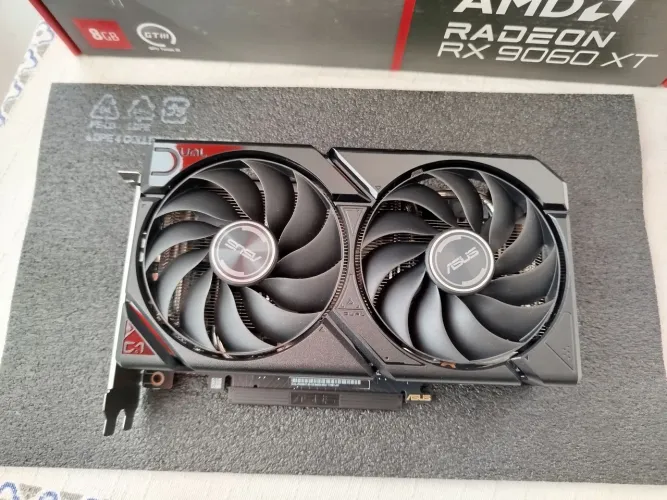 Placa de Video RX 9060XT Asus Dual 8gb