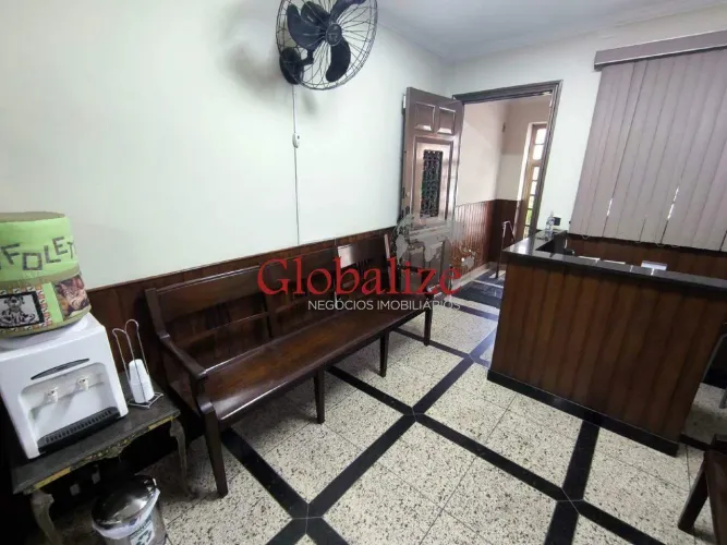 Locação de casa na Vila Belmiro com 4 quartos, 2 suíte, piscina e 3 vagas, estrutura monta