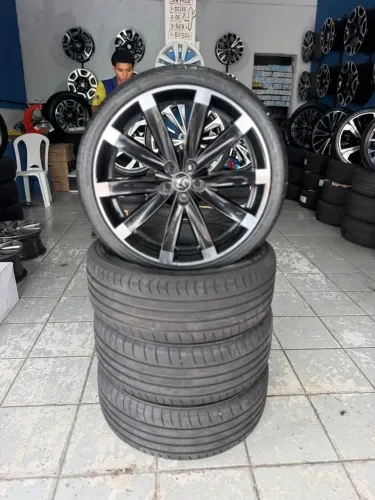 Rodas 20 golf polo Corolla etc na furação 5x100 com 4 pneus zero