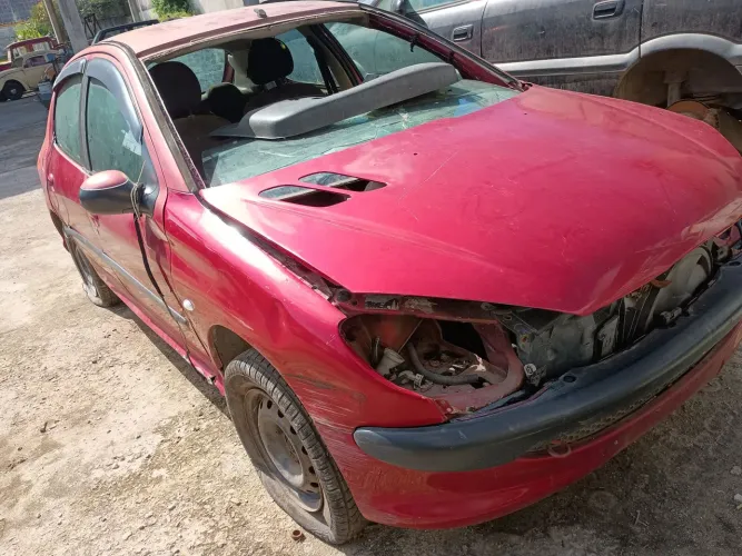 Sucata Peugeot 206  1.6