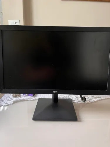 MONITOR LG 19,5 - LED HD - Modelo 20MK400H-B