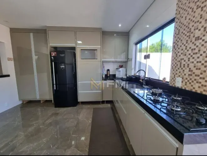 Casa com 4 dormitórios à venda, 180 m² por R$ 700.000,00 - Jardim do Bosque - Hortolândia/