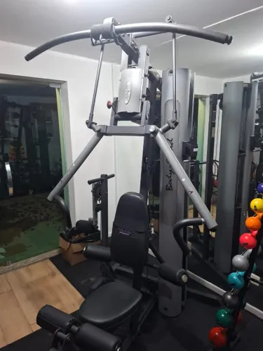 Vendo equipamentos sala ginástica completa