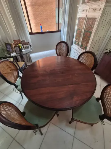 MESA COLONIAL COM 06 CADEIRAS DE PALHINHA