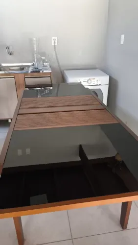 Mesa retrátil +cadeiras