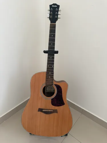 Violão Shelby em ótimo estado de conservação