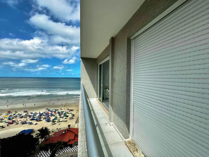 Apartamento à Beira Mar à Venda na Pitangueiras no Guarujá | Qvista inteligência imobiliár