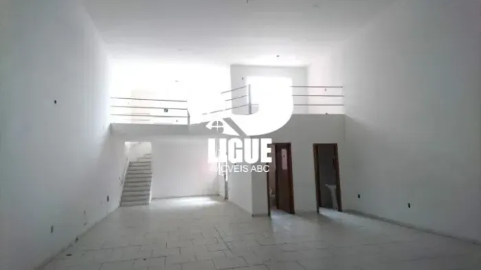 Galpão comercial bem localizado