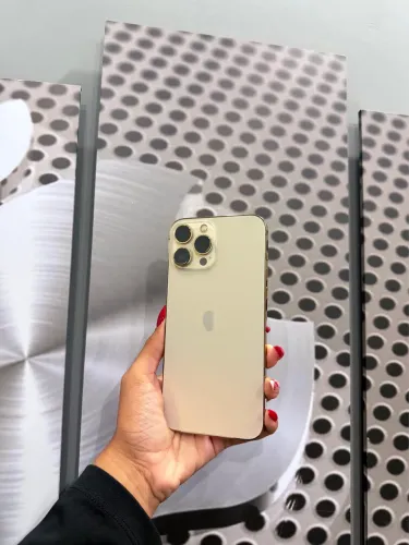 13 PRO MAX 128GB - dourado/ seminovo ( aceito seu usado na troca