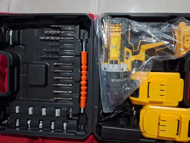 Furadeira/Parafusadeira, 2 baterias de 48v