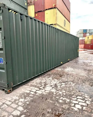 Containers Marítimos