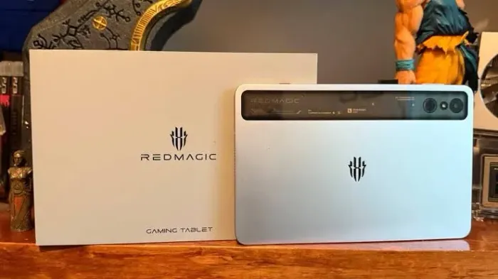 REDMAGIC Astra Gaming Tablet OLED 8200mAh Snapdragon 8 Elite 12GB + Carregador