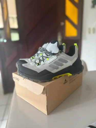 Tênis de trilha/casual Adidas Terrex AX4